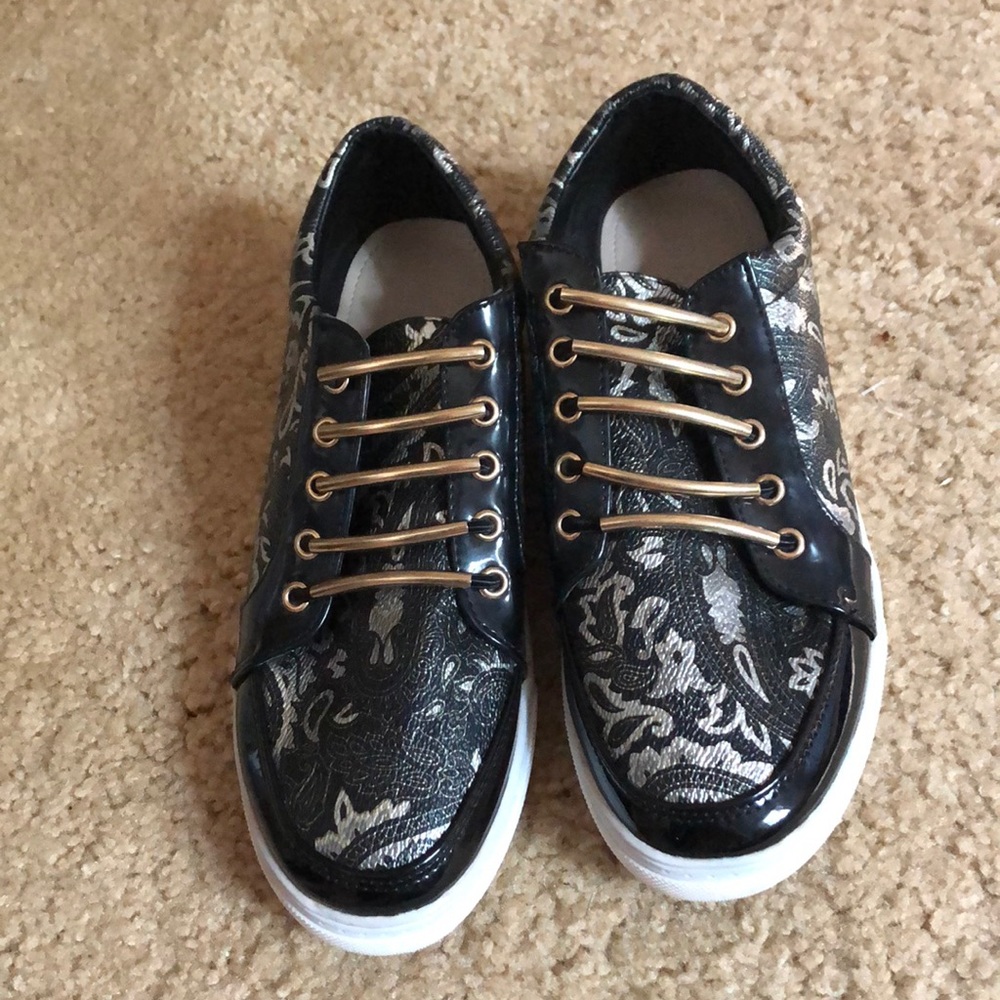 Design sneakers
